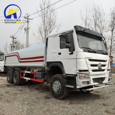 20 metros cúbicos Sinotruck HOWO 6X4 Camión tanque de agua de rociado con motor Wd615.47