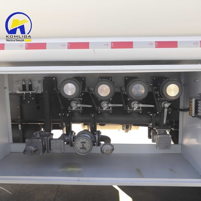 4X2 6X4 Sinotruck HOWO Sprinkler Cisterna de agua camión con modelo de chasis Zz1257m4347W