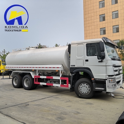 Camión de rociadores de agua Sinotruk HOWO de 25 cbm con motor D12.42 y transmisión Pto