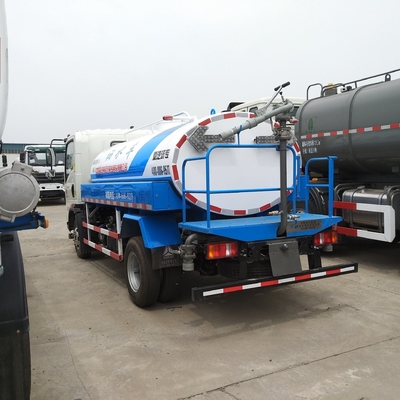Sinotruk HOWO Camión cisterna de agua 4X2/6X4/8X4 con depósito de combustible de 400L y tipo de conducción LHD/Rhd