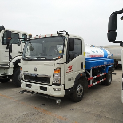 Sinotruk HOWO 6X4 camión de agua con rociador con válvula API con un dormitorio y dos asientos