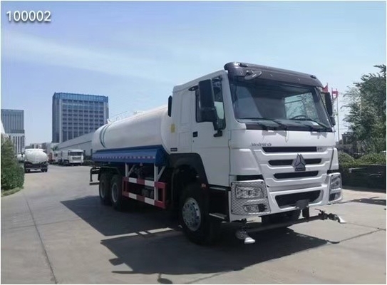 Sinotruk HOWO 6X4 camión de agua con rociador con válvula API con un dormitorio y dos asientos