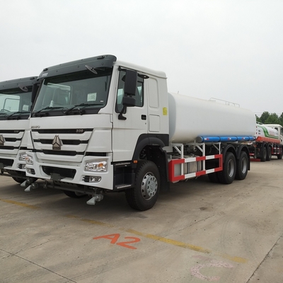 Sinotruk HOWO 4X2/6X4/8X4 Tanques de agua potable Camión de agua usada con 15001 30000L de volumen