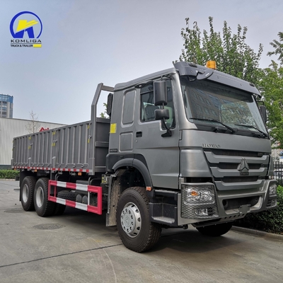 6X4 rueda motriz Sinotruk HOWO Camión de cercas de cama plana para el transporte de su carga