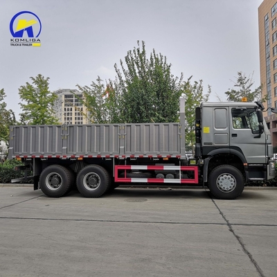 6X4 rueda motriz Sinotruk HOWO Camión de cercas de cama plana para el transporte de su carga