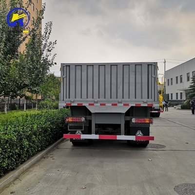 6X4 rueda motriz Sinotruk HOWO Camión de cercas de cama plana para el transporte de su carga