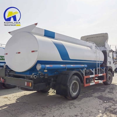 16 toneladas Capacidad de carga Eje trasero Sinotruk HOWO 6X4 Camión del tanque de agua Camión del agua potable