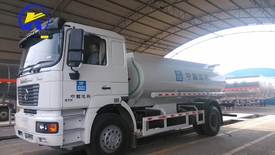 Shacman F2000 4X2 270HP Camión cisterna de combustible de 10cbm con levantamiento hidráulico de volante ventral
