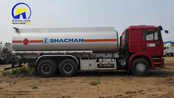 5600X2300X1500 20cbm Una cama con aire acondicionado Shacman 8X4 12 ruedas camión tanque de aceite