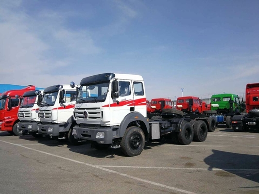 Cabeza de tractor Beiben 6X4 3 ejes con sistema de dirección Zf8098 y caja de cambios rápida 12js200t