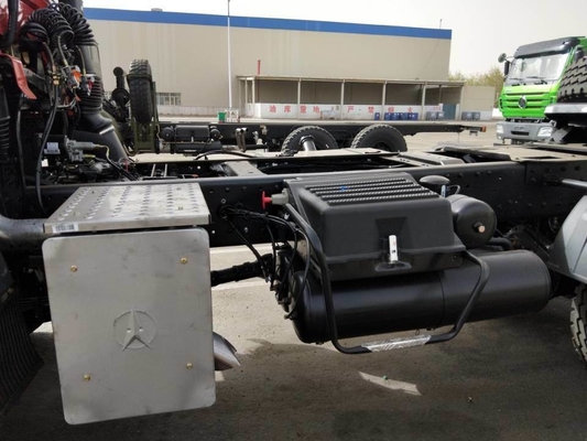 Cabeza de tractor Beiben 6X4 3 ejes con sistema de dirección Zf8098 y caja de cambios rápida 12js200t