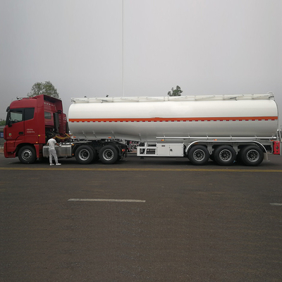33000 Litros de combustible Cisterna Tamaños del remolque Autodumping y 1 PCS caja de herramientas