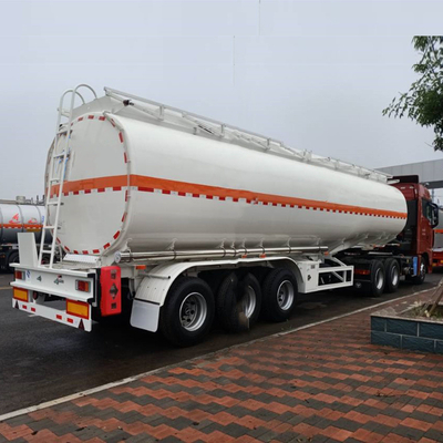 Remolque manual de carga ligera HOWO 45cbm para el transporte seguro de combustible