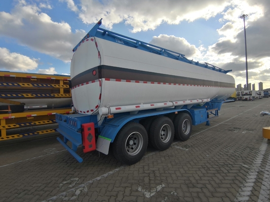 Sinotruk HOWO Remolque de tanque de combustible para África Configuración personalizada de válvula de relevo Wabco
