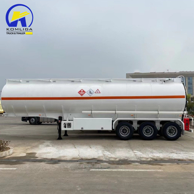 40000L Tanque de aceite de combustible Tri-ejes Semirremolque con válvula de adaptación API de 4 &quot;
