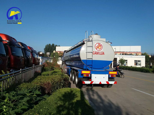 Solicitud personalizada Tanque de combustible de color blanco y azul Semi remolque con banda de rodadura de 1820 mm