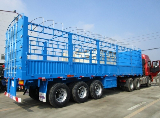 Semi-remolque de acero remolque de carga con tres ejes cerco y acero para el transporte de animales