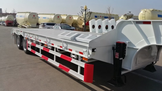 2-5 Ejes Sinotruk Semirremolque de lecho bajo con tren de aterrizaje 30-100t Capacidad 12 neumáticos