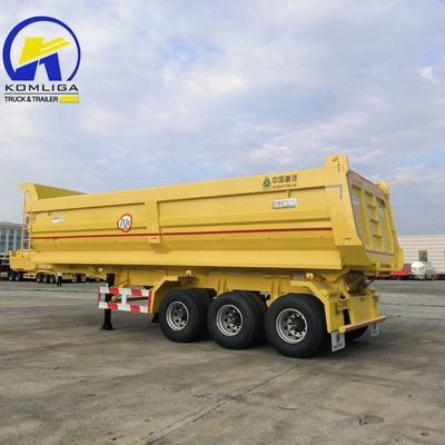 Remolque de descarga pesado Sinotruk HOWO de 70 t con carrocería de acero y tren de aterrizaje Jost C200 t